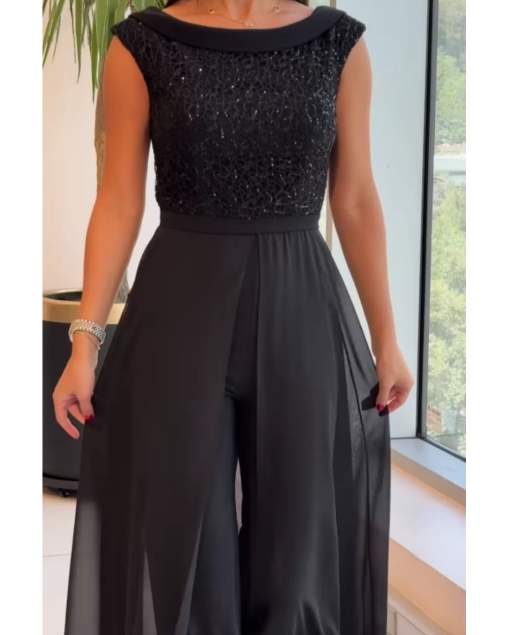 Valeria | Classic Sleeveless Jumpsuit