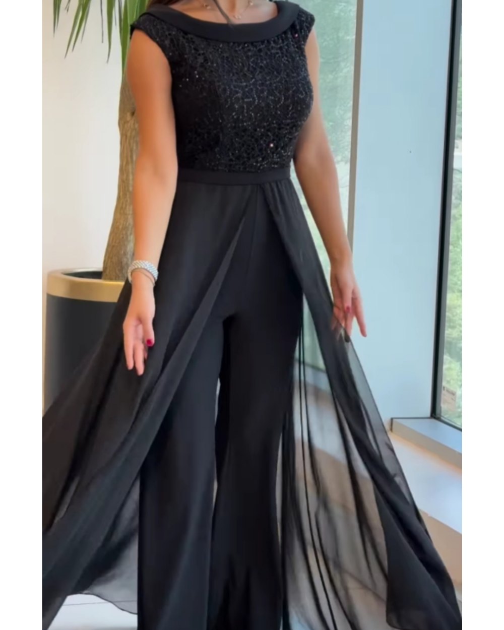 Valeria | Classic Sleeveless Jumpsuit